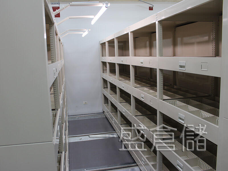 Medium-Duty Mobile Storage Cabinet