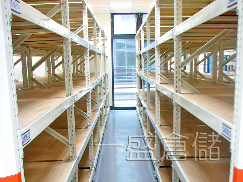 Medium-Heavy Duty Storage Rack