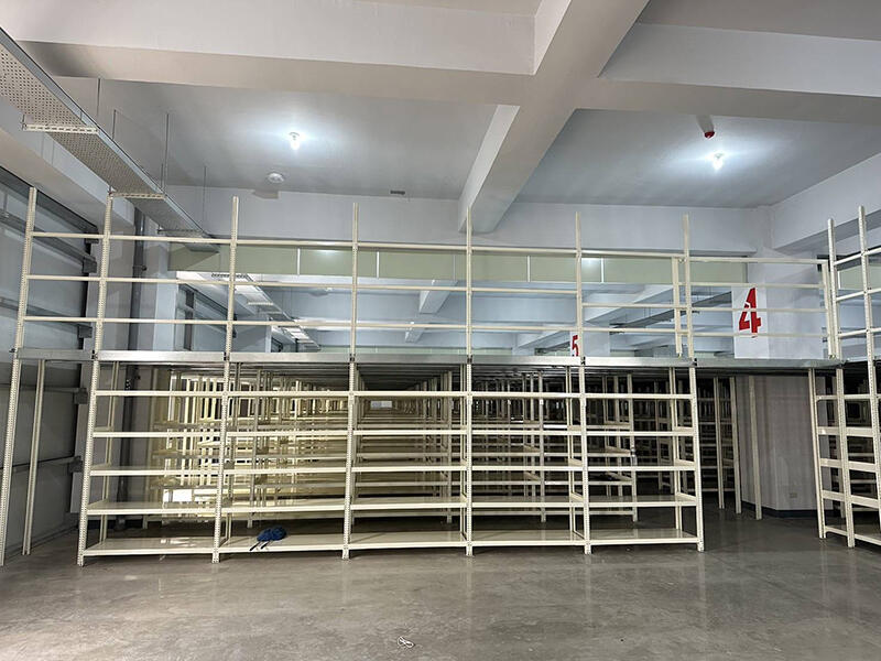 Medium-Duty Shelving